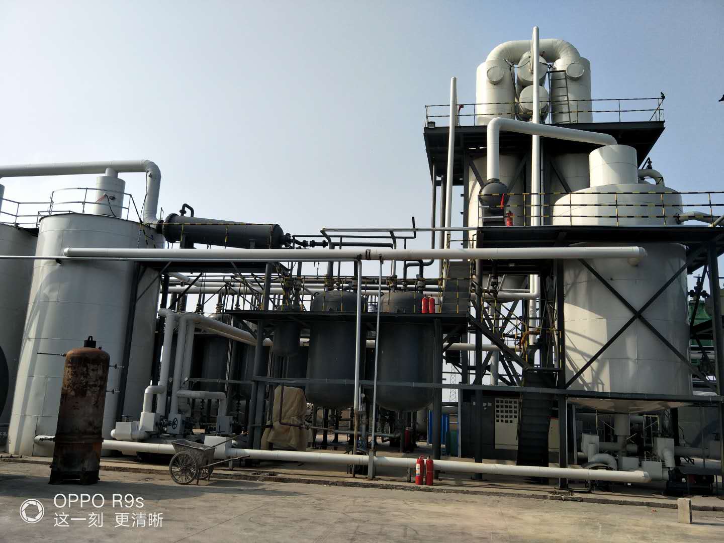 廢機油煉油設(shè)備的工藝特點 廢機油煉油設(shè)備的工藝特點